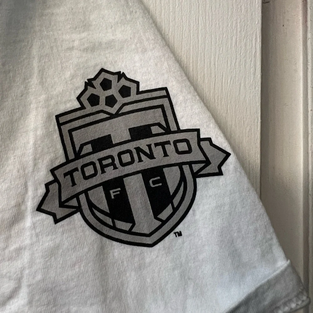 NWOT - TFC “Atomic Ant” White Graphic Men's T-Shirt Size L - Picture 3 of 5